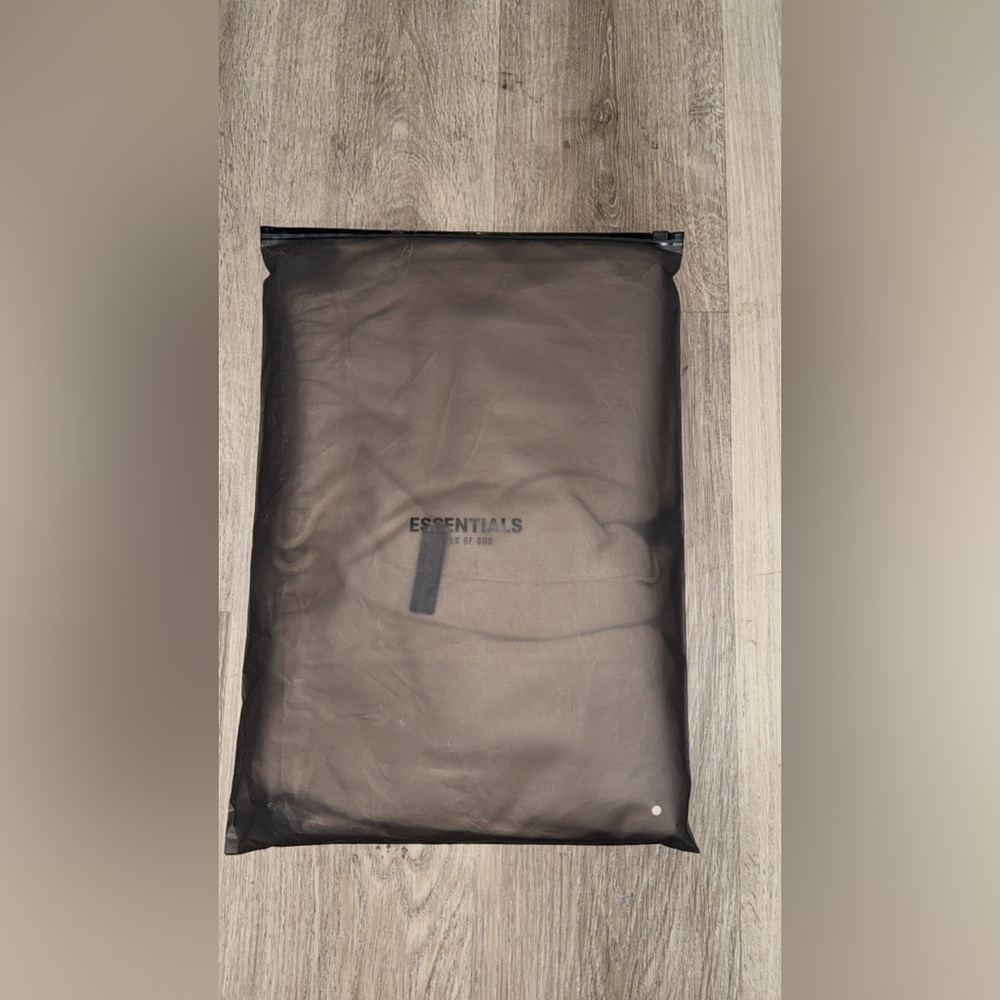 Essentials sweatpants silver cloud NWT - image 5